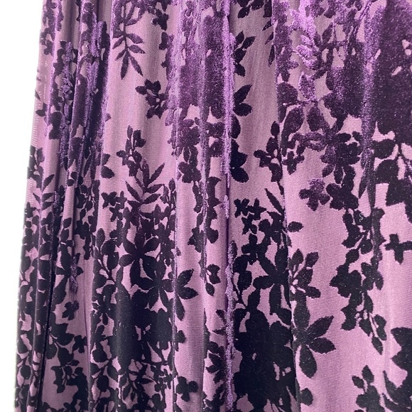 Tommy Hilfiger Women Sz 12 Plum/ Burgundy Dress Velvet A-line knee length crew - Picture 6 of 14